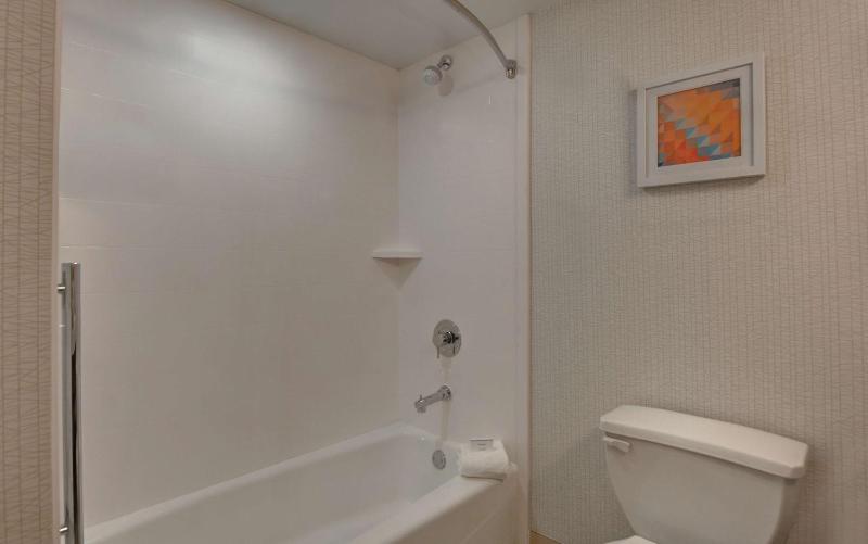 Double Room with Two Double Beds - Non-Smoking image 3