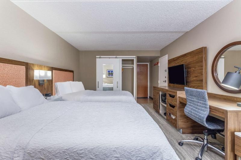 Double Room with Two Double Beds - Non-Smoking image 4