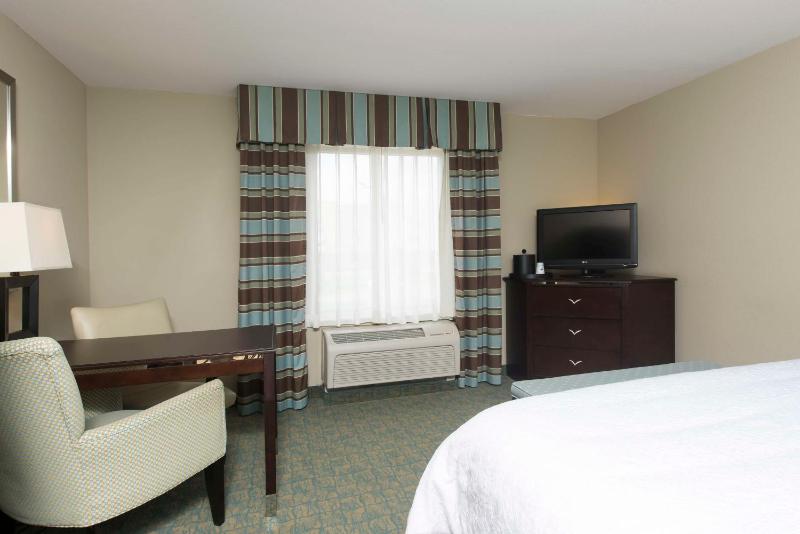 King Room with Shower - Non-Smoking image 3