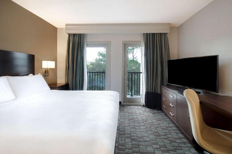 Executive King Room with Balcony - Non-Smoking image 1