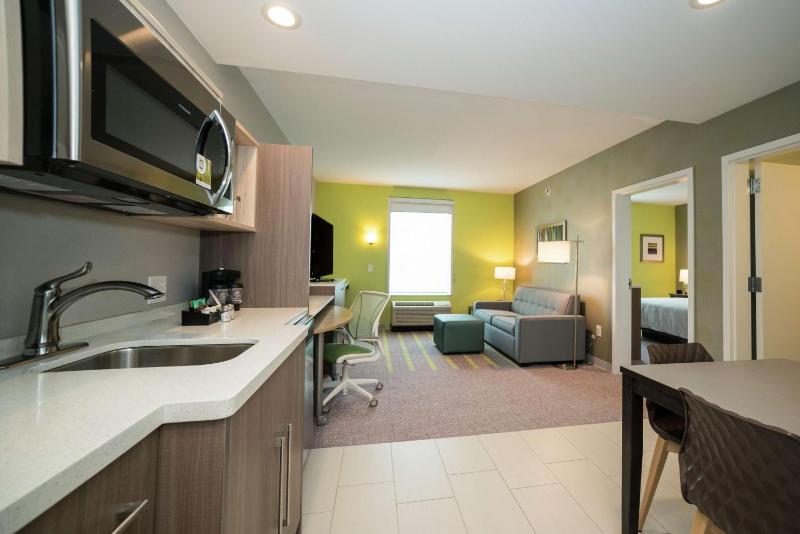 One-Bedroom King Suite - Non-Smoking image 4