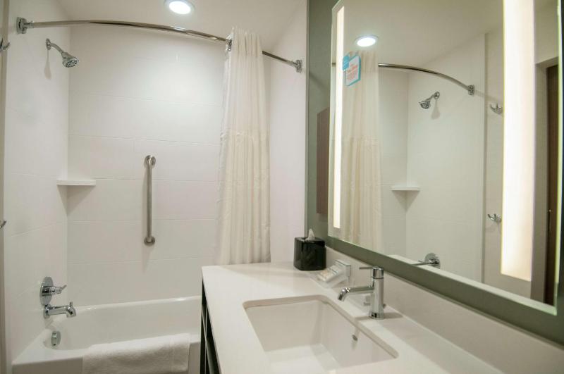Double Room with Two Double Beds image 3