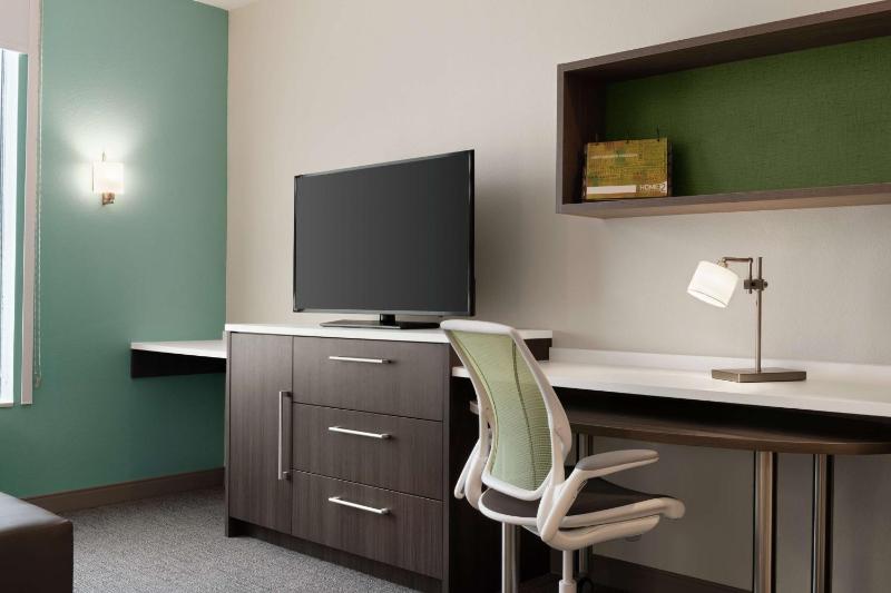 One-Bedroom King Suite - Non-Smoking image 1