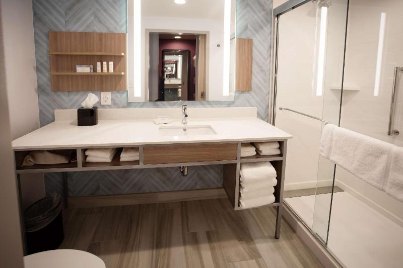 King Room image 2