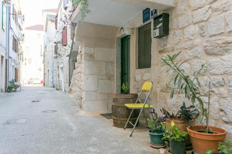Seaside holiday house Kastel Novi Kastela - 22292 - image 7