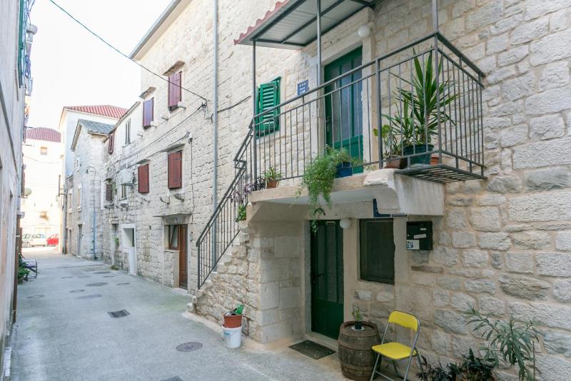Seaside holiday house Kastel Novi Kastela - 22292 - image 18