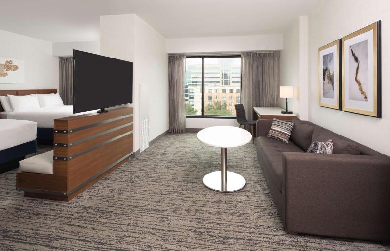 Double Room with Two Double Beds image 3