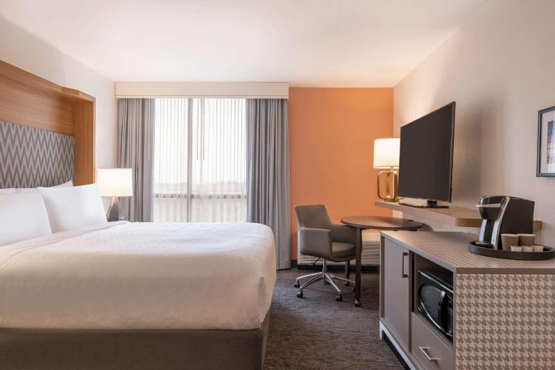 King Room image 4