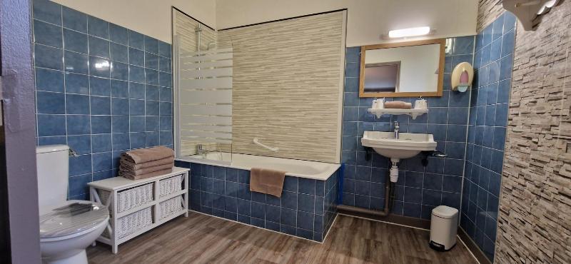 Quadruple Room image 4