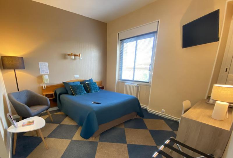 Double Room with Private Bathroom image 2