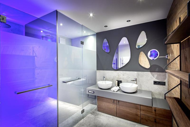 Suite with Mountain View image 3