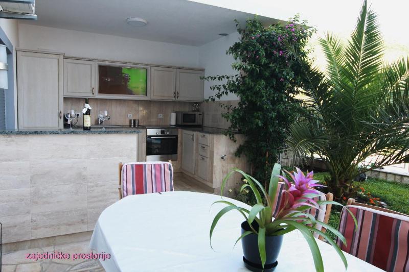 Deluxe Apartment with Terrace and Sea View image 2