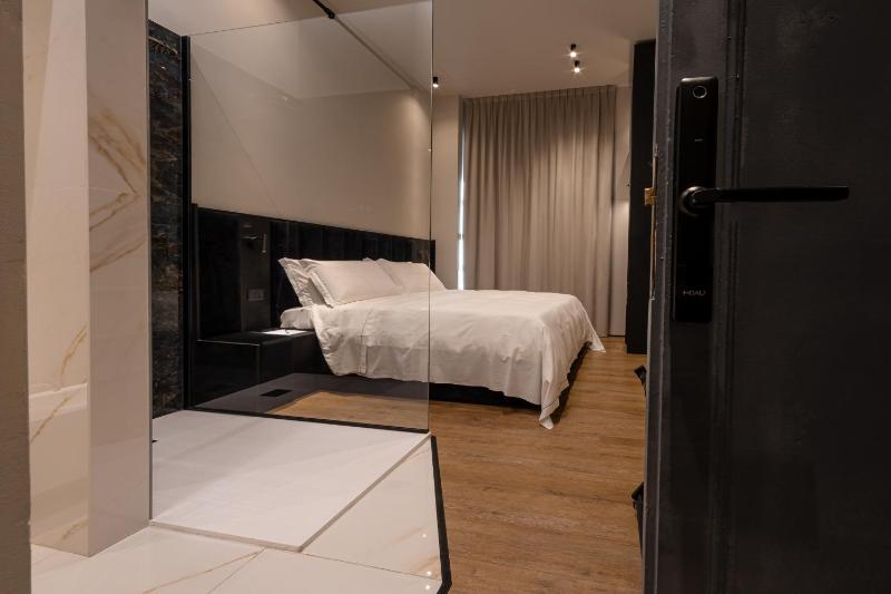 Exclusive Room Pescara - image 21