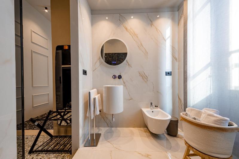 Exclusive Room Pescara - image 15