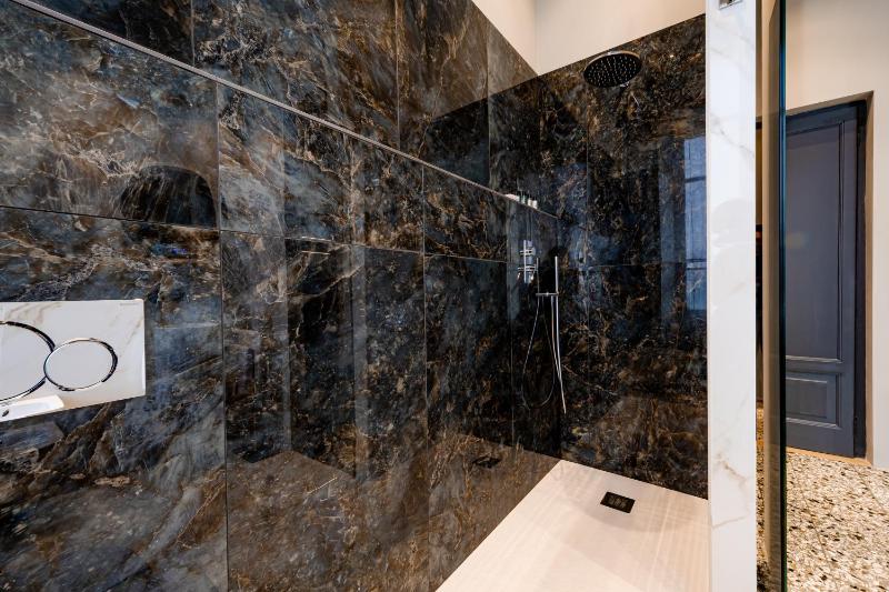 Exclusive Room Pescara - image 5
