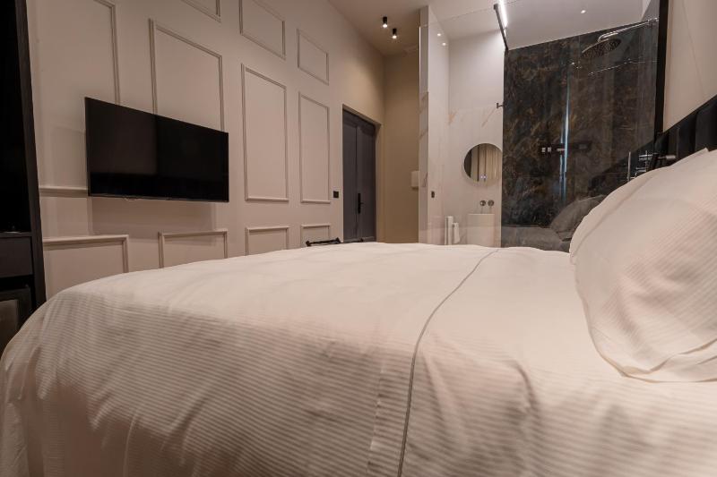 Exclusive Room Pescara - image 29