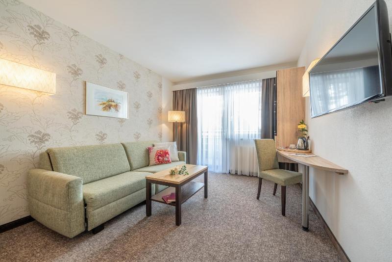 Suite with Balcony image 3