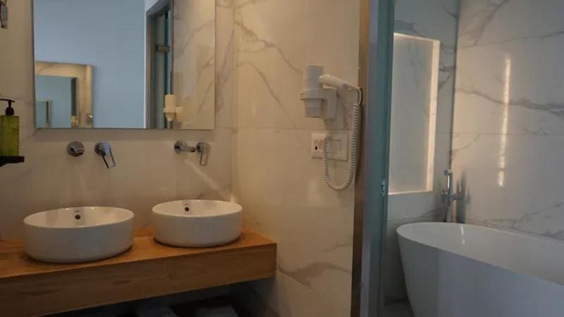 Junior Suite image 2