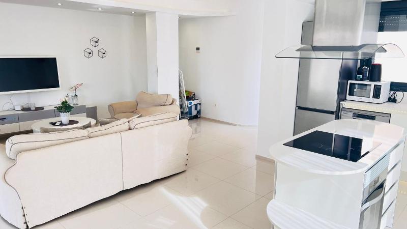 Zenia Beach 8 sleeps - Private pool - image 14