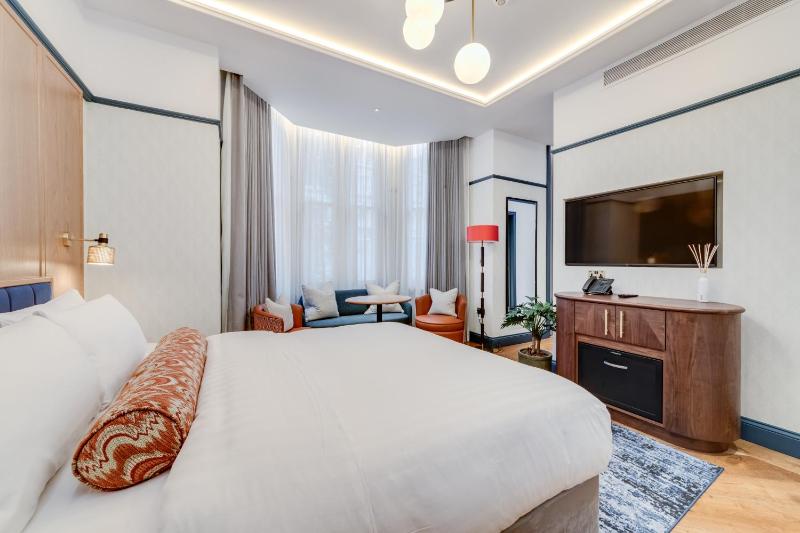 Executive Suite image 3