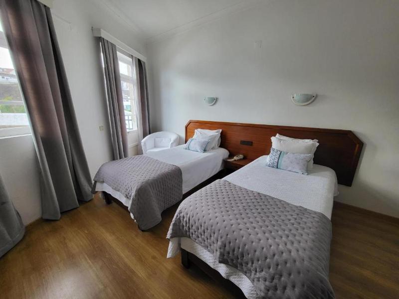 Double or Twin Room image 2