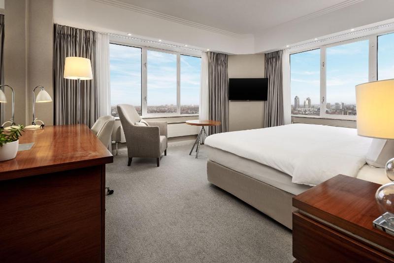 Superior View Room image 4