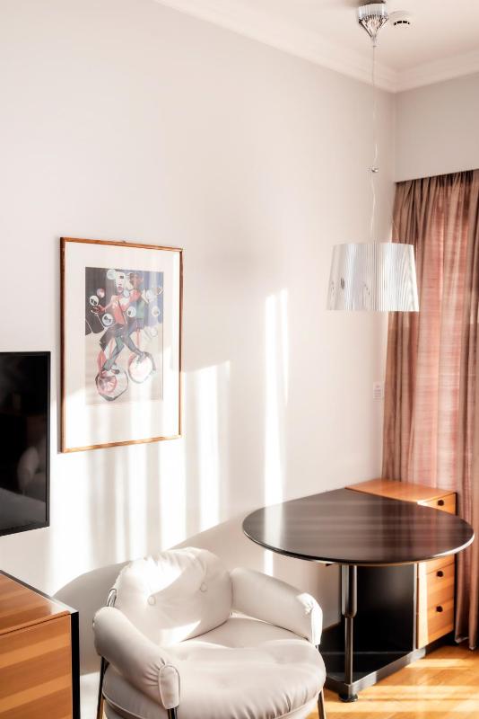 Classic Double or Twin Room with Balcony image 2