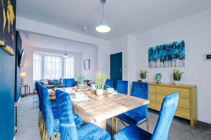Large 7 bedroom town house in Chester City Centre - image 7