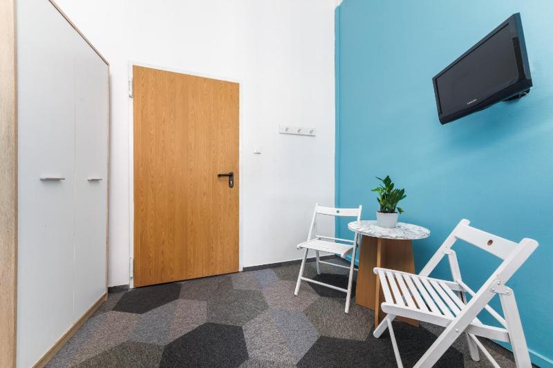 Quadruple Room with Shared Bathroom image 4