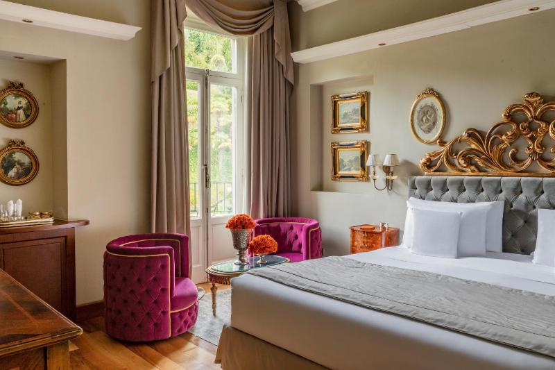 Prestige Double Room with Park View image 3