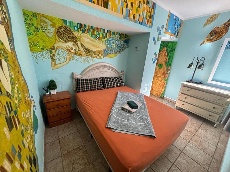 Queen Room image 3