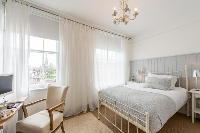 Standard Single Room with Shower image 1