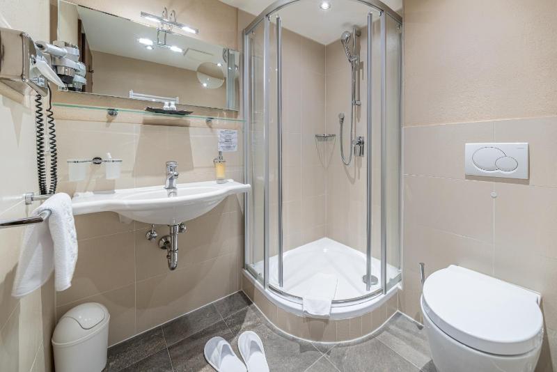 Single Room image 3