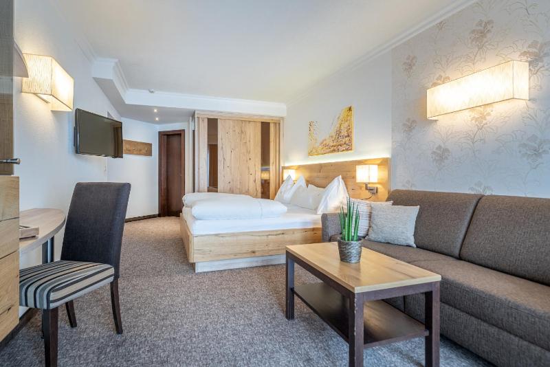 Superior Double Room image 4