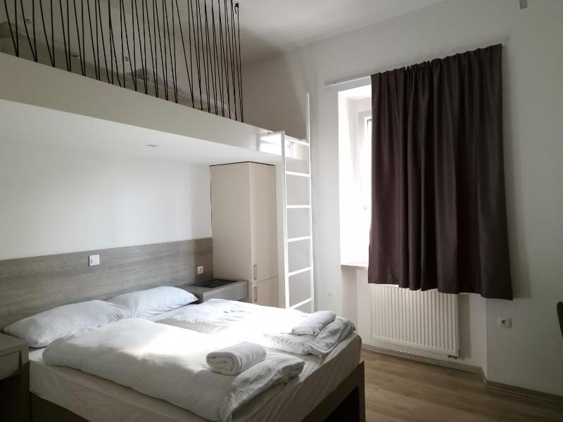 Triple Room with River View image 3