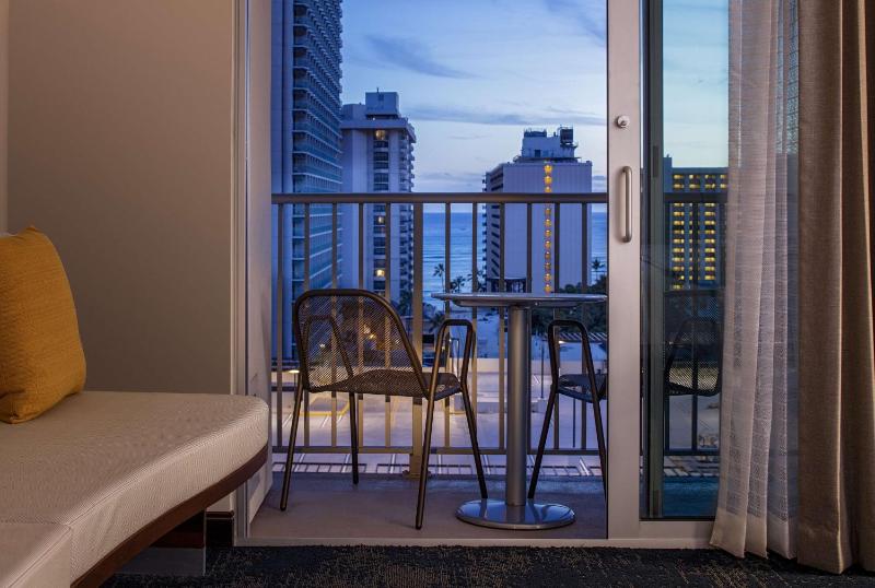 Double Room with Two Double Beds and Partial Ocean View image 4