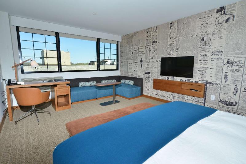 King Room image 2