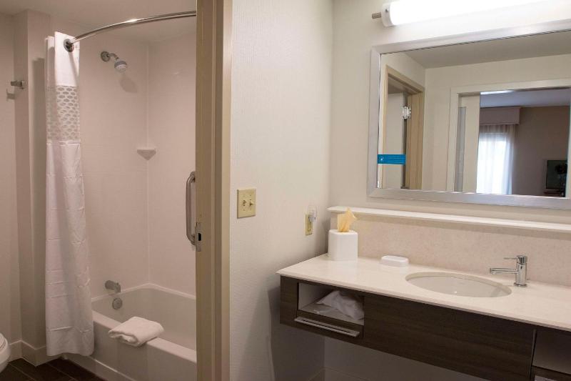 Studio Suite with Two Queen Beds - Non-Smoking image 2