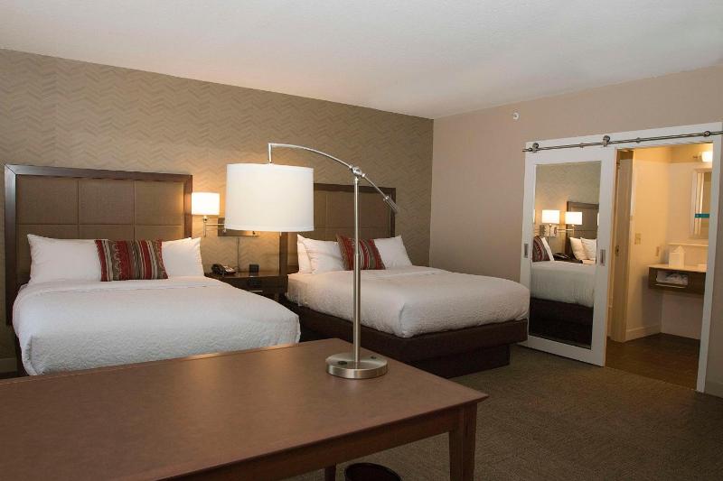 Studio Suite with Two Queen Beds - Non-Smoking image 3