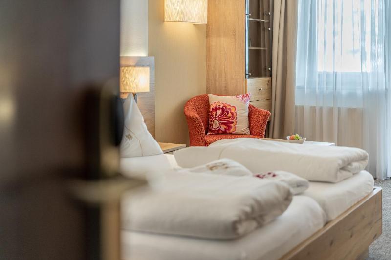 Double Room image 3