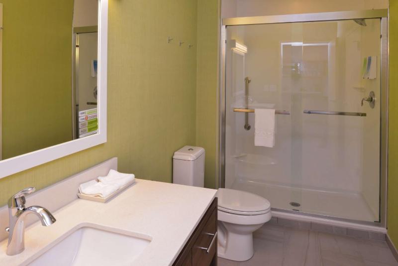 One-Bedroom King Suite - Non-Smoking image 2