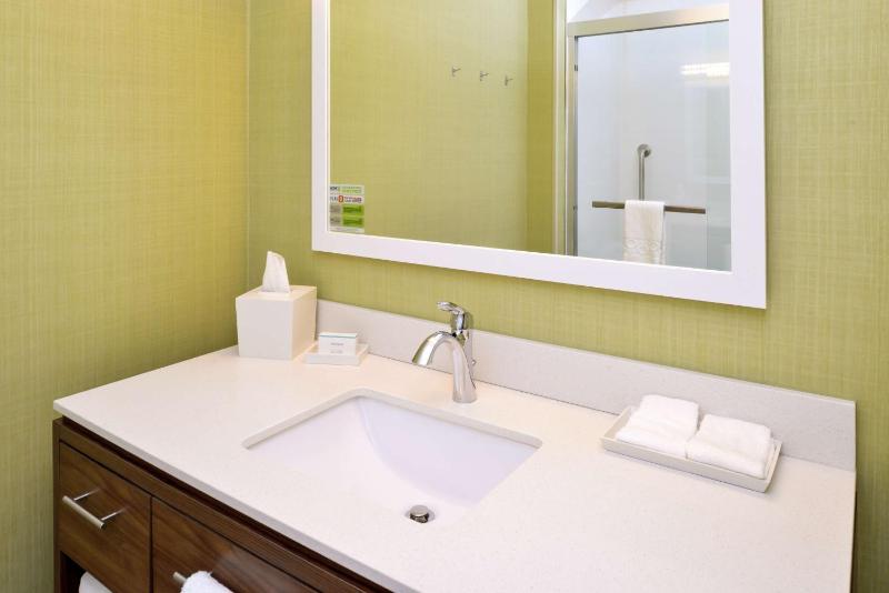 King Studio Suite - Hearing Access/Non-Smoking image 2