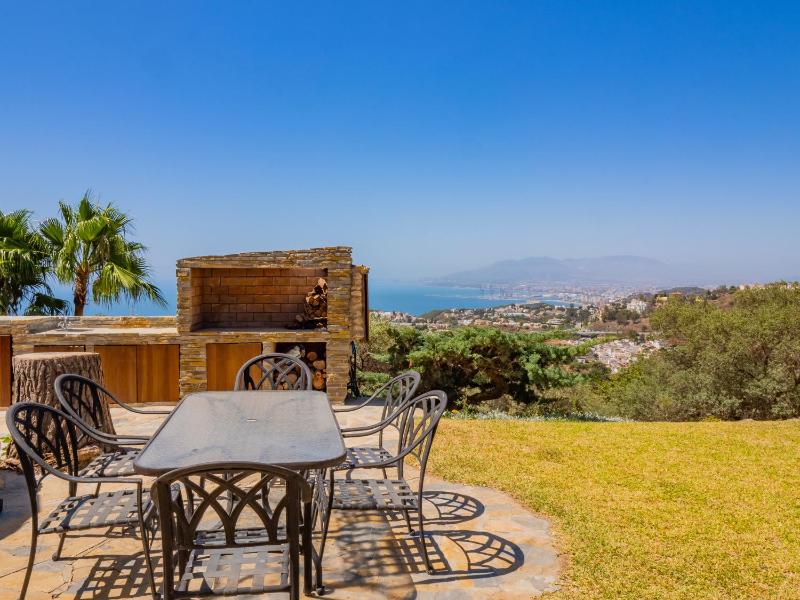Cubo's Mountain Bayview Luxury Villa - image 41