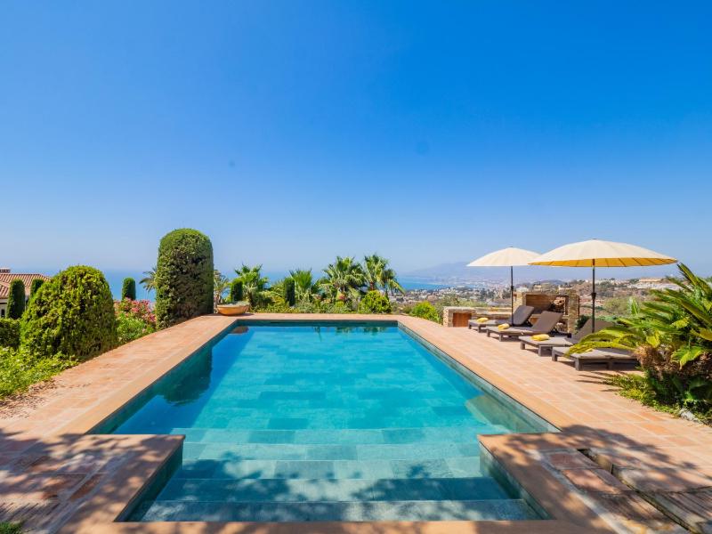 Cubo's Mountain Bayview Luxury Villa - image 34