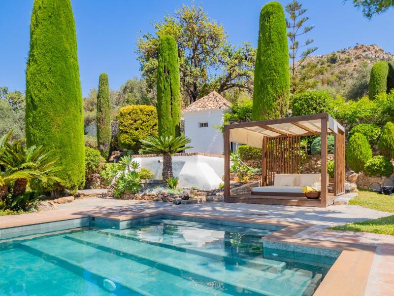 Cubo's Mountain Bayview Luxury Villa - image 8