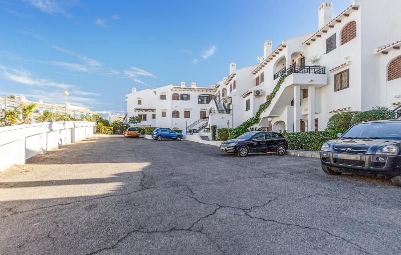 Cozy Apartment In Orihuela With Wifi - image 9