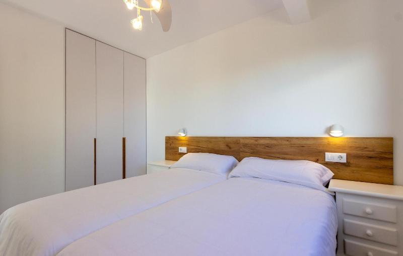 Cozy Apartment In Orihuela With Wifi - image 2