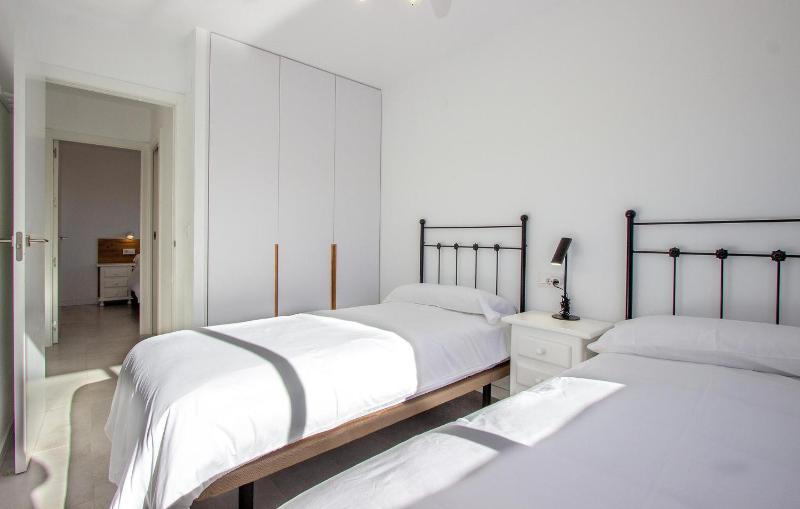 Cozy Apartment In Orihuela With Wifi - image 6
