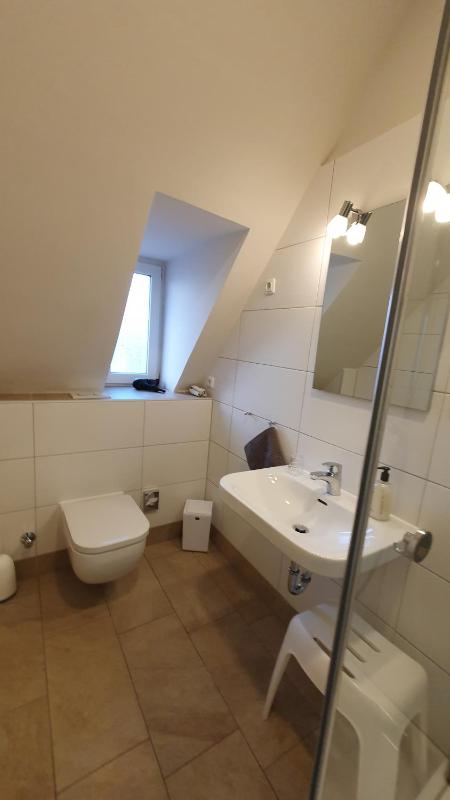 Very Small Double Room image 2