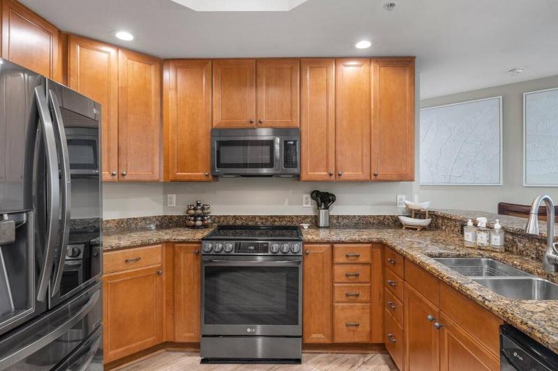 Luxury Condo at Cape Harbour Marina Water Views! - image 30